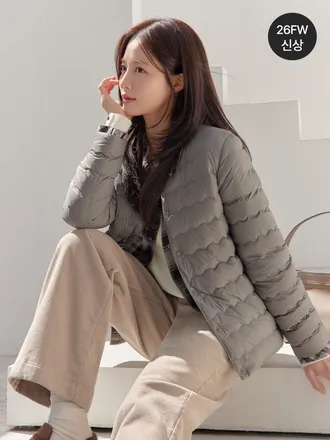 지센 (배윤경 픽)(4컬러) 말랑 다운 물결 경량패딩 LOLWQA21